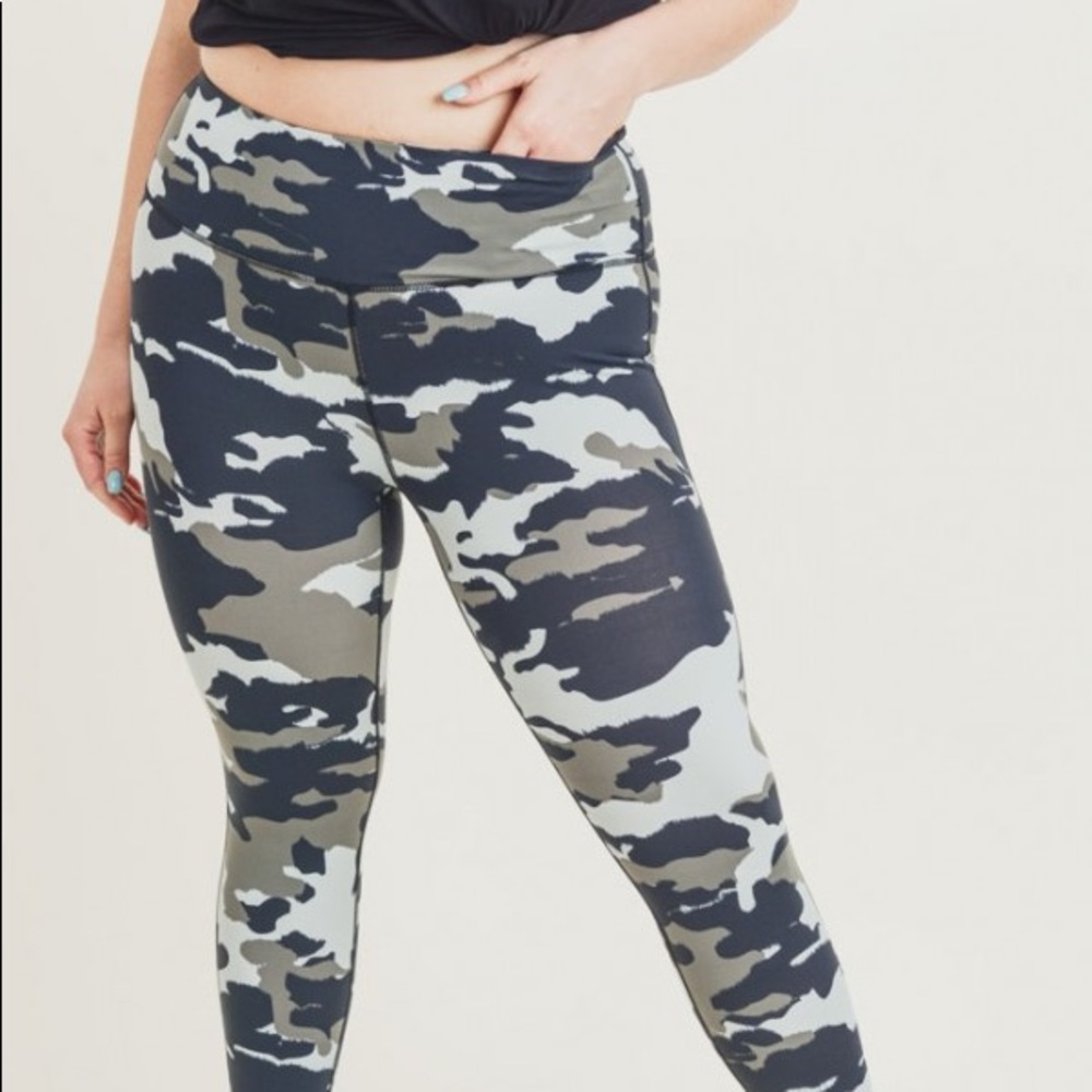 CURVY Jungle Camo Highwaist Leggings